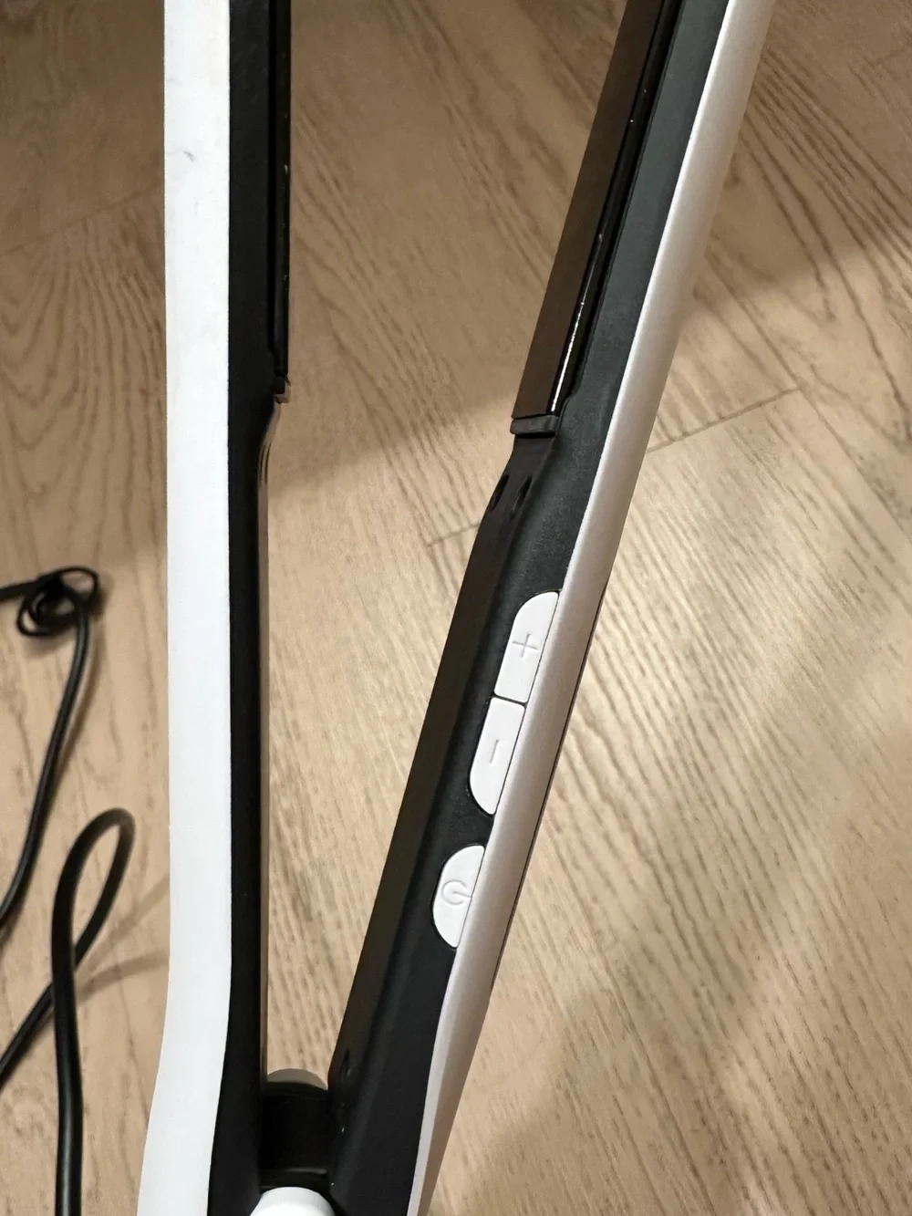 White Hair Straightener Flat Iron with Swivel Cord